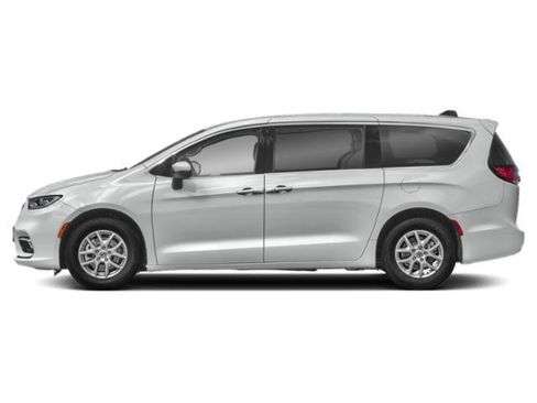 Used 2023 Chrysler Pacifica Limited FWD image 6