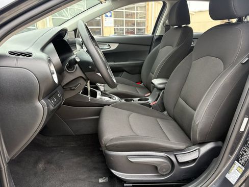Used 2022 Kia Forte LXS w/ LXS Technology Package FWD image 15