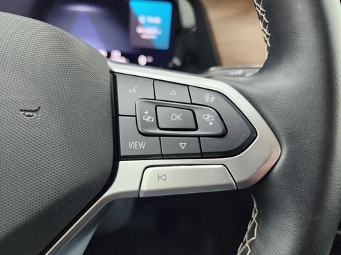 Used 2025 Volkswagen Atlas SE image 17