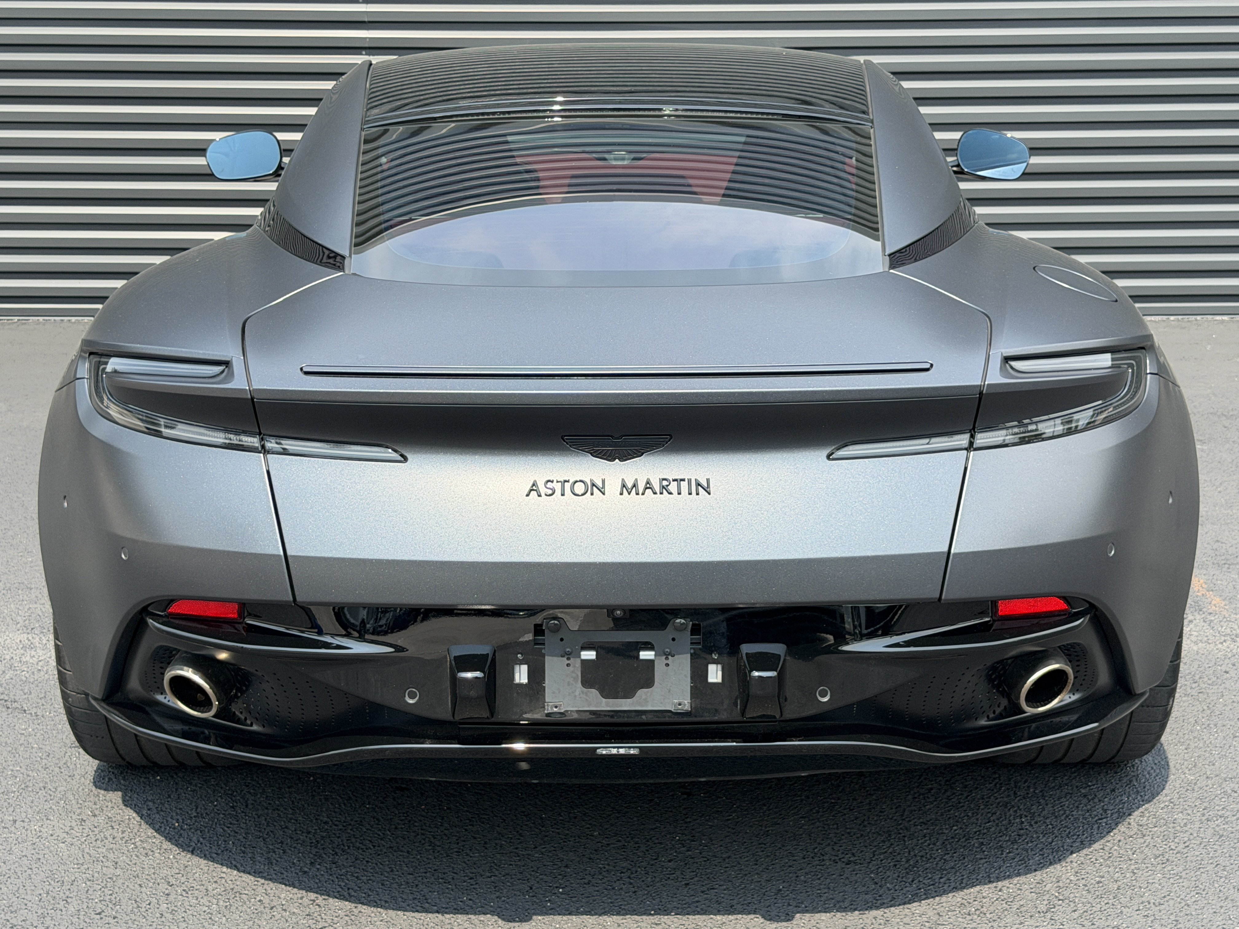 Used 2024 Aston Martin DB12 Coupe RWD image 10