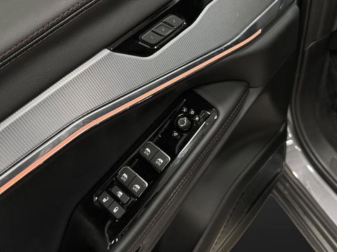 Used 2025 Jeep Wagoneer S Launch Edition image 31