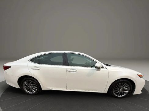 Used 2018 Lexus ES 350 w/ Navigation System Package FWD image 4