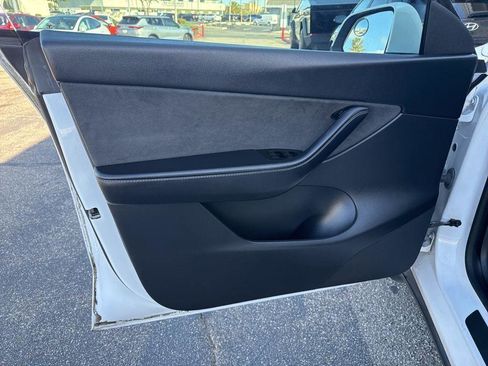 Used 2020 Tesla Model Y Long Range AWD/4WD image 27