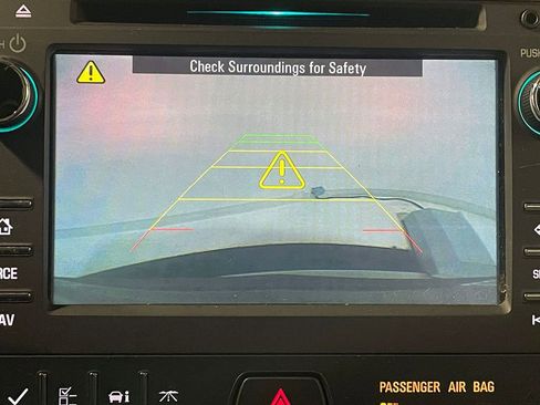 Used 2016 Chevrolet Traverse LT w/ Style and Technology Package image 4