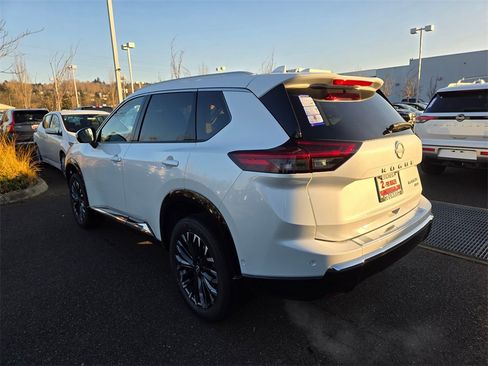 New 2025 Nissan Rogue Platinum w/ Platinum Premium Package image 4