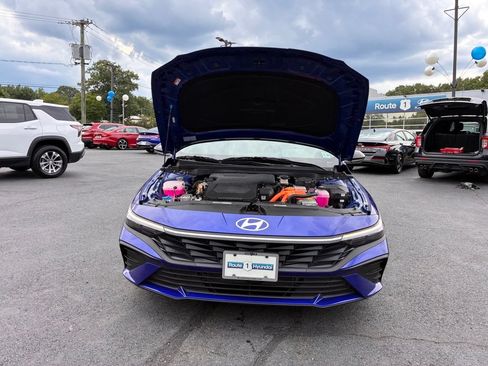 Used 2025 Hyundai Elantra SEL FWD image 10