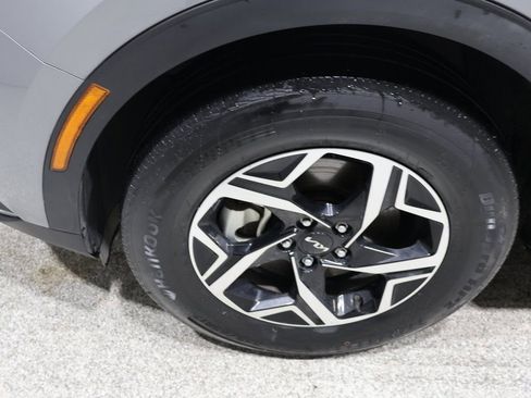 Used 2024 Kia Sportage LX image 8