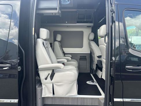 Used 2022 Mercedes-Benz Sprinter 3500 image 16