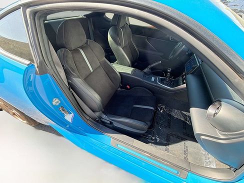 Used 2023 Toyota GR86 Premium w/ ALL Weather Mat Package (TMS) RWD image 28