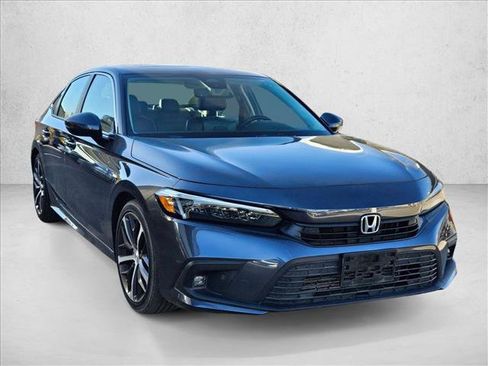 Used 2023 Honda Civic Touring image 3