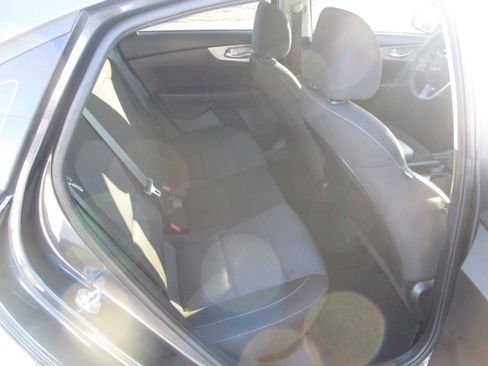 Used 2023 Kia Forte LX image 12