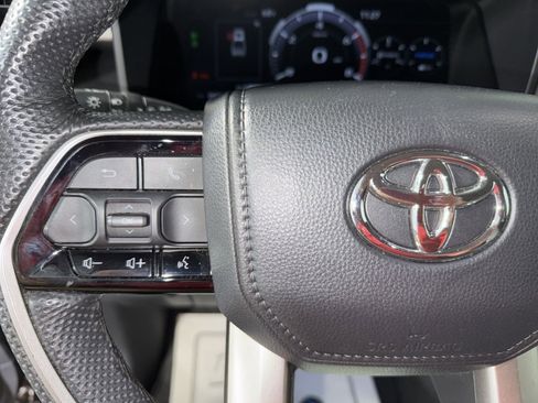 Used 2024 Toyota Tundra Limited AWD/4WD image 35