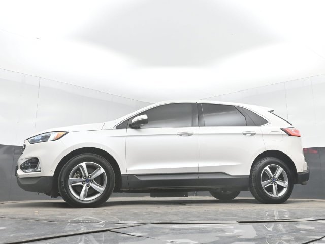 Used 2019 Ford Edge Titanium w/ Equipment Group 301A AWD/4WD image 45