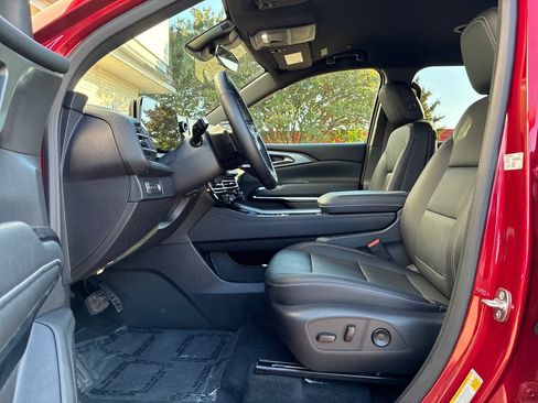 Used 2026 Chevrolet Traverse LT AWD/4WD image 10