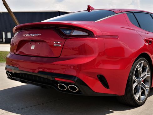 Used 2020 Kia Stinger GT1 image 7