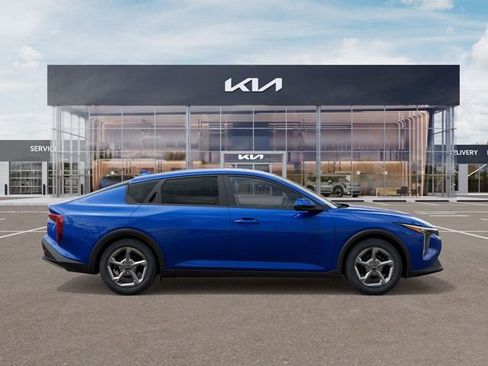 New 2026 Kia K4 LXS image 7