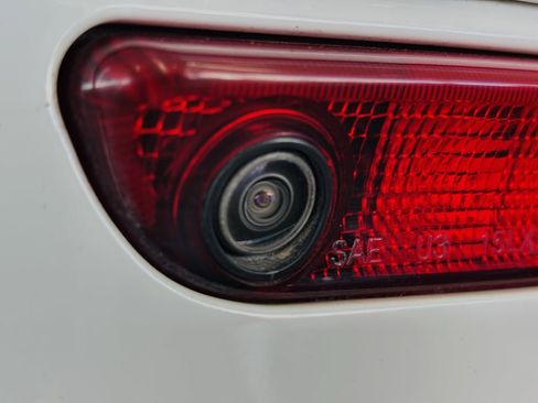 Used 2023 Chrysler 300 C RWD image 8