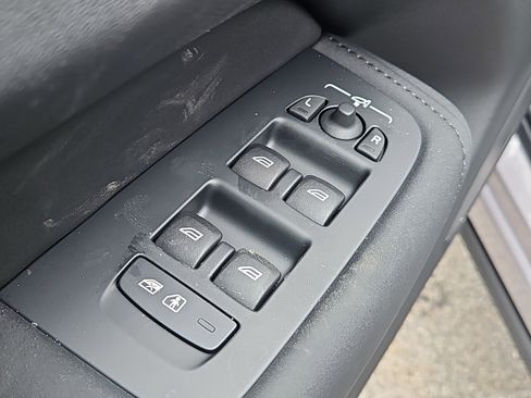 New 2026 Volvo XC60 B5 Plus w/ Protection Package Premier image 19