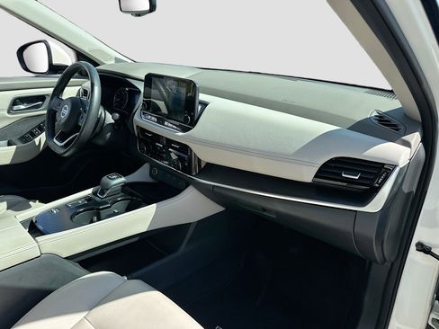 Used 2021 Nissan Rogue SL w/ Premium Package image 29