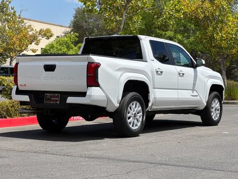 Used 2024 Toyota Tacoma SR5 AWD/4WD image 5