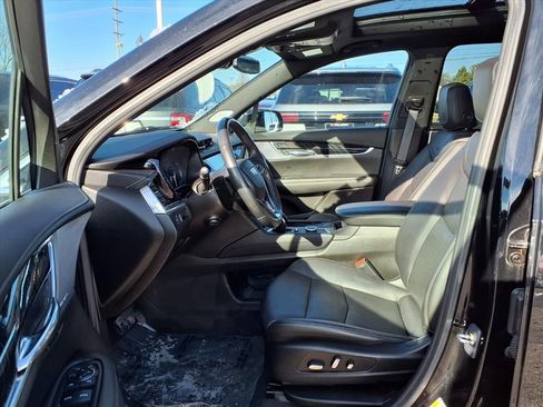 Used 2024 Cadillac XT6 Premium Luxury image 16