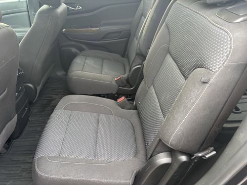 Certified 2021 GMC Acadia SLE w/ Driver Convenience Package FWD image 9