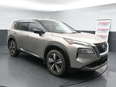 Used 2021 Nissan Rogue SL image 2