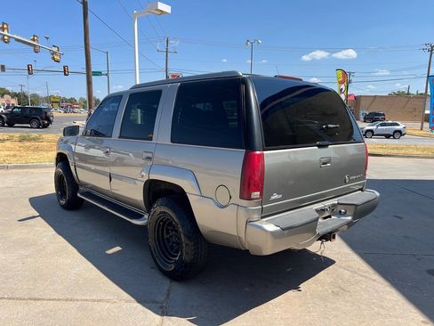 Used 2000 Cadillac Escalade 4WD image 5