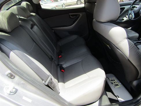 Used 2012 Hyundai Elantra GLS FWD image 6