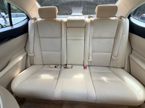 Used 2015 Lexus ES 350 w/ Premium Package FWD image 16
