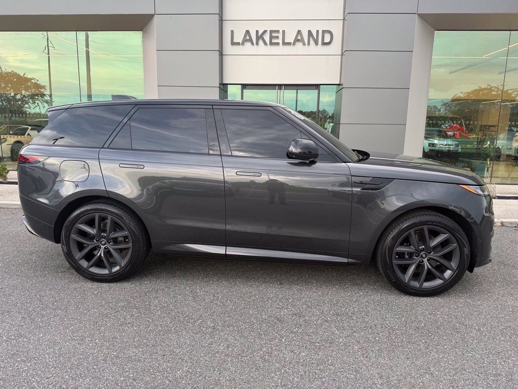 Used 2024 Land Rover Range Rover Sport Dynamic SE AWD/4WD image 2