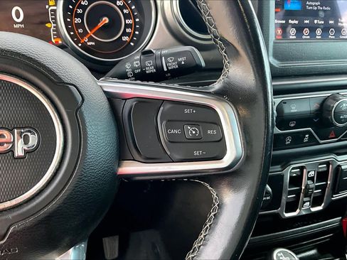 Used 2020 Jeep Wrangler Unlimited Sahara AWD/4WD image 23