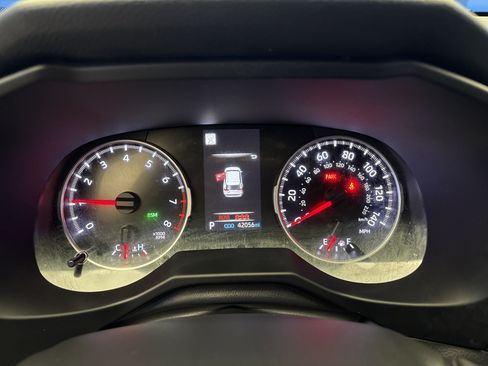 Used 2022 Toyota RAV4 XLE AWD/4WD image 17