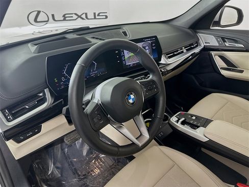 Used 2023 BMW X1 xDrive28i w/ Premium Package image 13