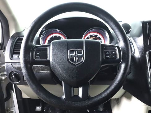 Used 2016 Dodge Grand Caravan SE w/ Quick Order Package 29E SE image 11