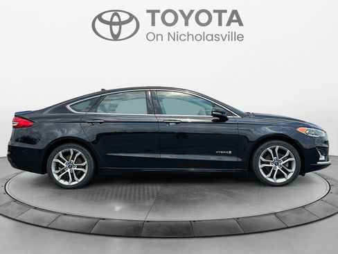Used 2019 Ford Fusion Titanium FWD image 6