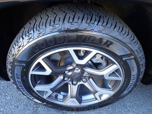 Used 2023 Jeep Wagoneer Series III w/ Preferred Equipment Group image 11