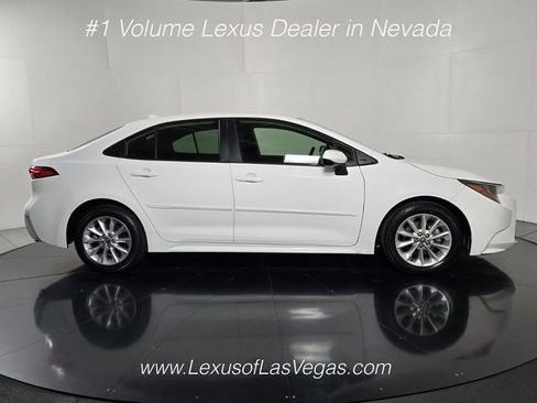 Used 2021 Toyota Corolla LE w/ LE Convenience Package FWD image 7