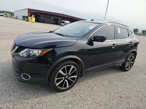 Used 2019 Nissan Rogue Sport SL FWD image 2
