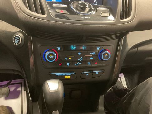 Used 2017 Ford Escape Titanium image 15
