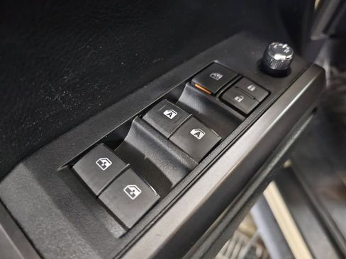 Used 2017 Toyota Tacoma TRD Sport image 28