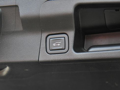 Used 2023 GMC Acadia SLT image 43