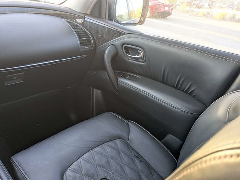 Used 2022 Nissan Armada Platinum w/ Captain's Chairs Package RWD image 19