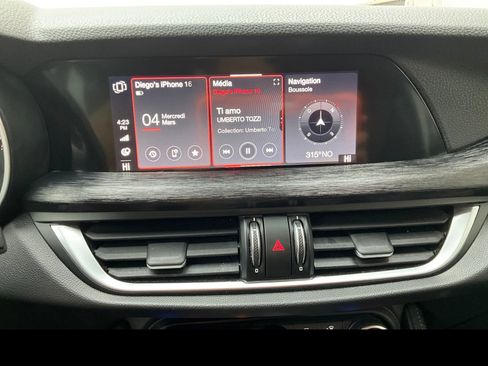 Used 2021 Alfa Romeo Stelvio Sprint w/ Cold Weather Package AWD/4WD image 5