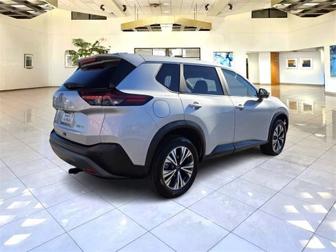 Used 2023 Nissan Rogue SV image 7