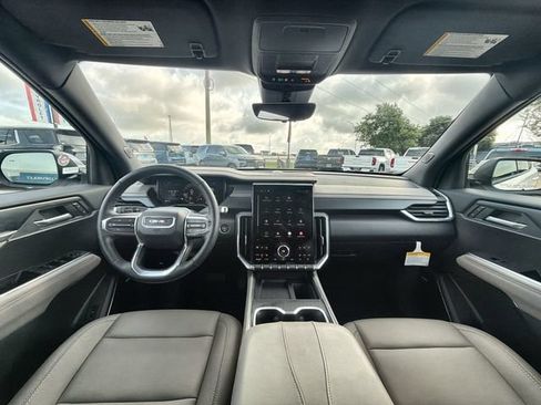 Certified 2026 GMC Acadia Elevation w/ Elevation Premium Package FWD image 19