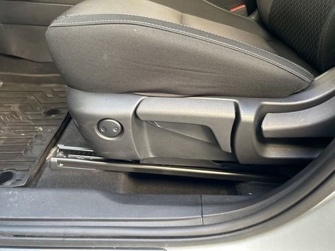 Used 2024 Mitsubishi Outlander ES image 38