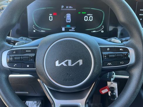 Used 2023 Kia Sportage LX AWD/4WD image 11