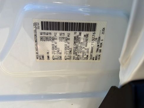 Used 2023 Nissan Rogue SV image 35