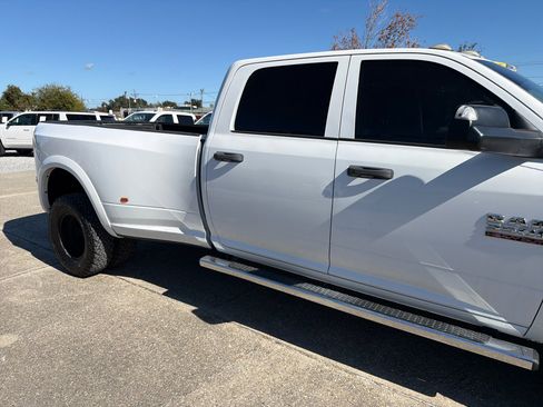 Used 2017 RAM 3500 Tradesman w/ Chrome Appearance Group image 9
